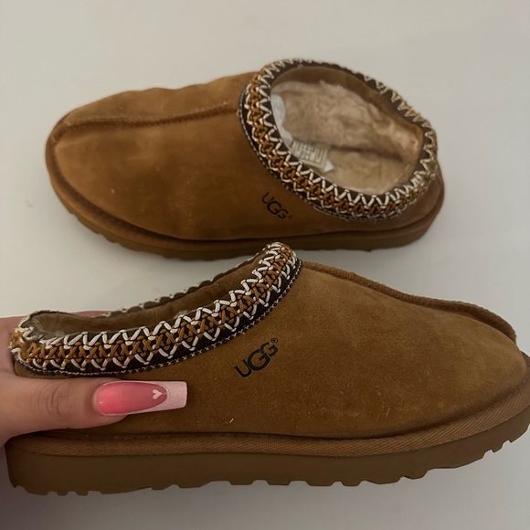 Ugg tasman slippers - Picture 1 of 2